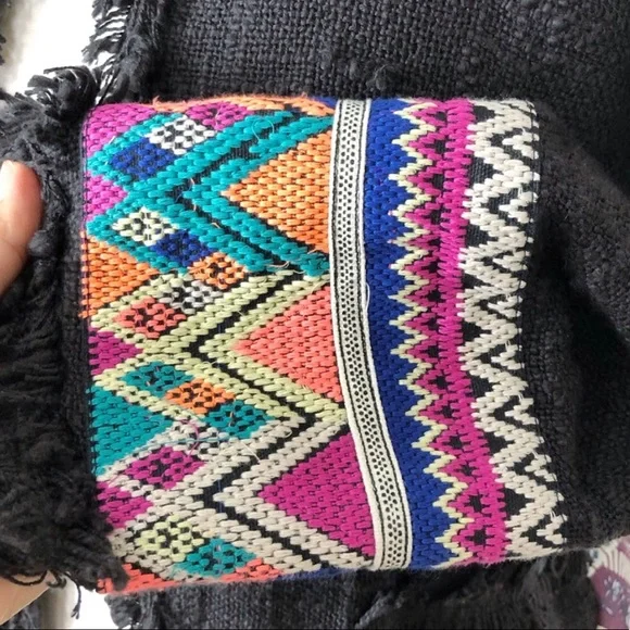 Billabong Women’s Lou Embroidered Black Cropped Jacket size Medium - Picture 8 of 8